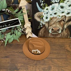 Wool Fedora Hat w/ Hand Stitched Embroidered Flower’s💐